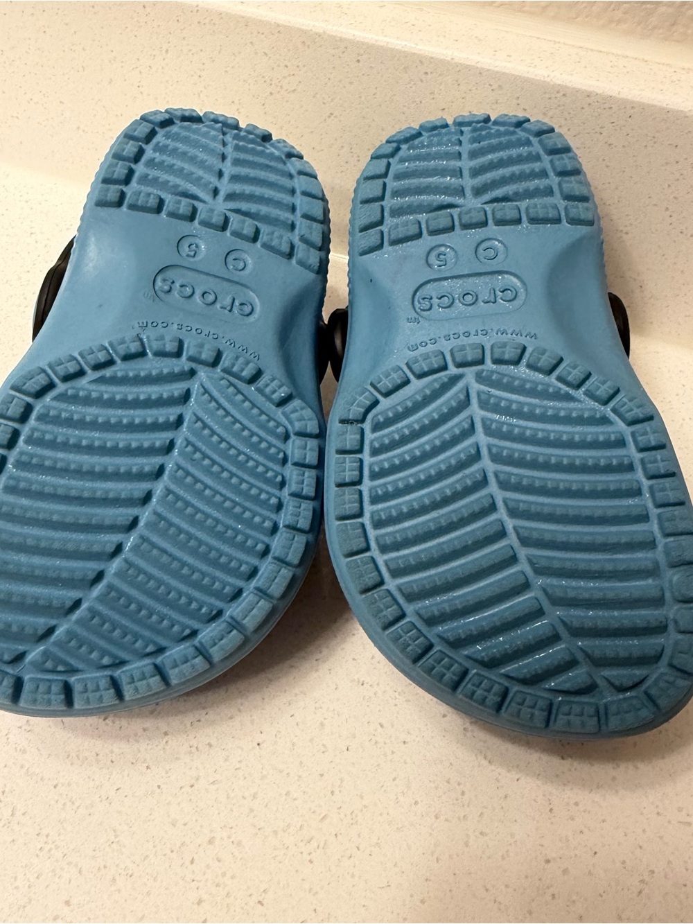 Kids Crocs Despicable Me Minion C 5 - Picture 4 of 7